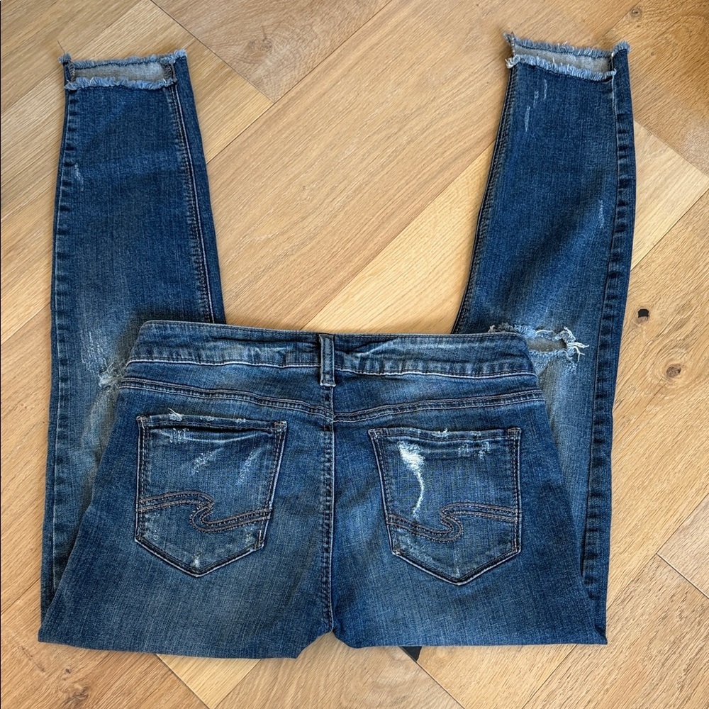 Silver Jeans Classic Dark Blue Skinny Jeans with Low High Ankles - Picture 8 of 10